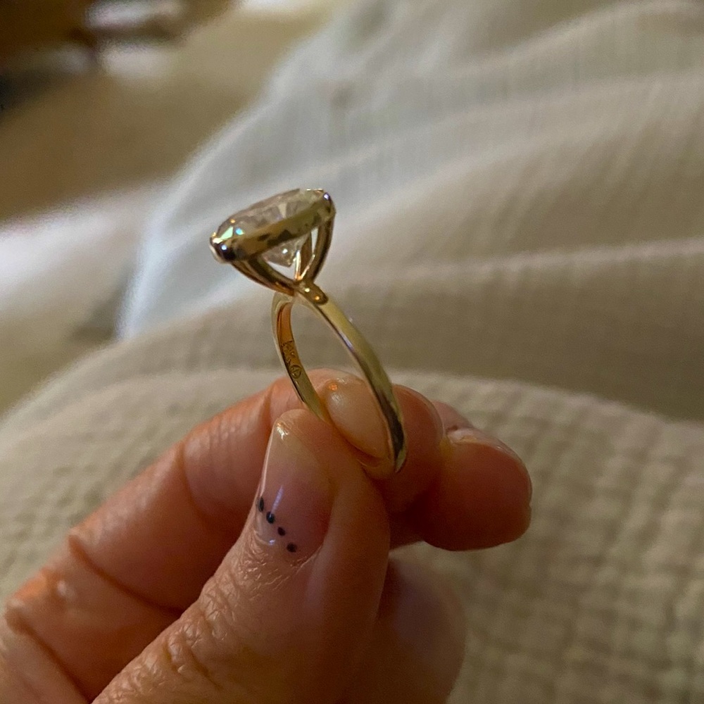 10x8 Moissanite Bezel Ring - 14kt gold - size 6 - Picture 3 of 5